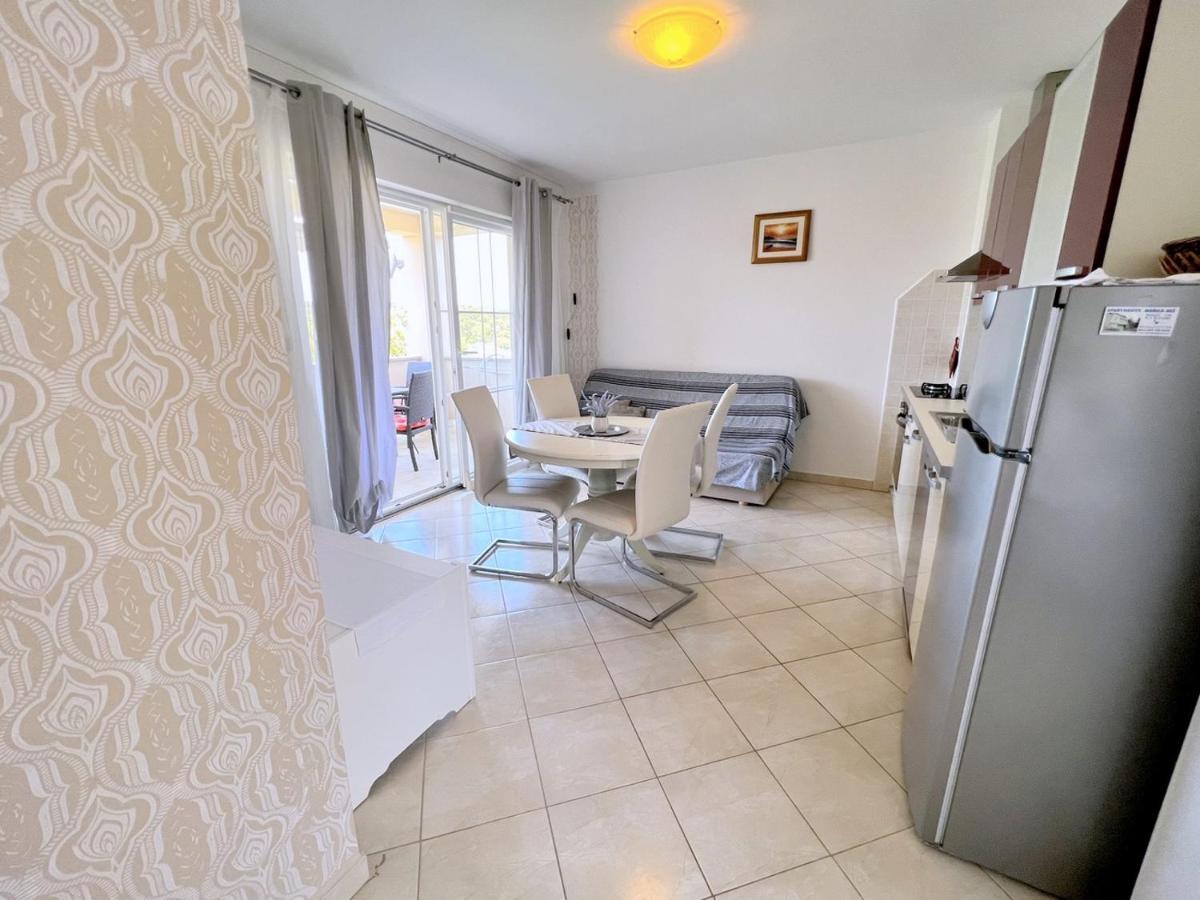 Miramar Apartments Banjol Buitenkant foto