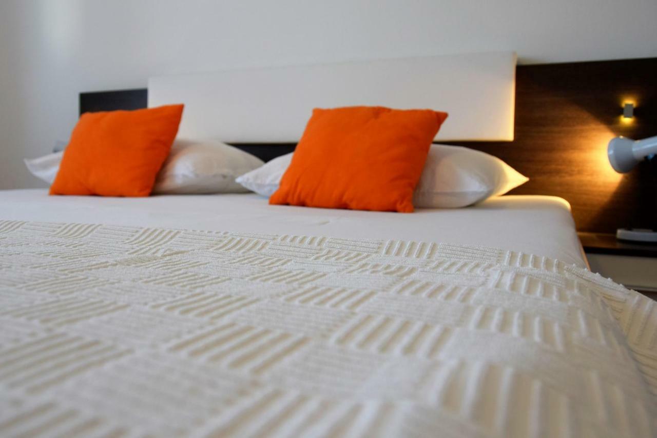 Miramar Apartments Banjol Buitenkant foto