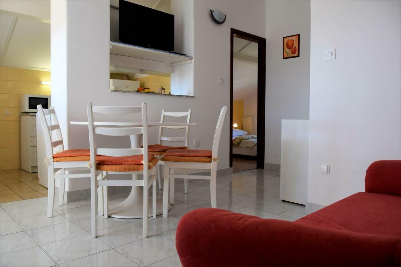 Miramar Apartments Banjol Buitenkant foto